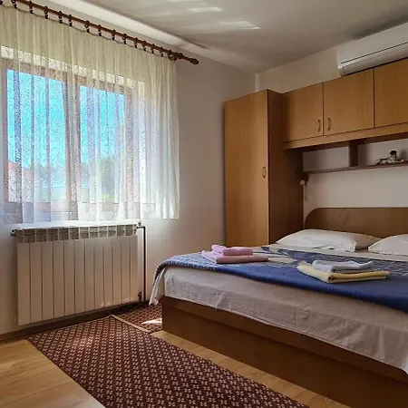 Apartment Nila *